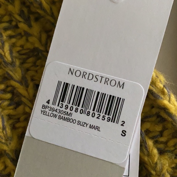 Beautiful yellow/ gray sweater. Size S - Picture 3 of 8